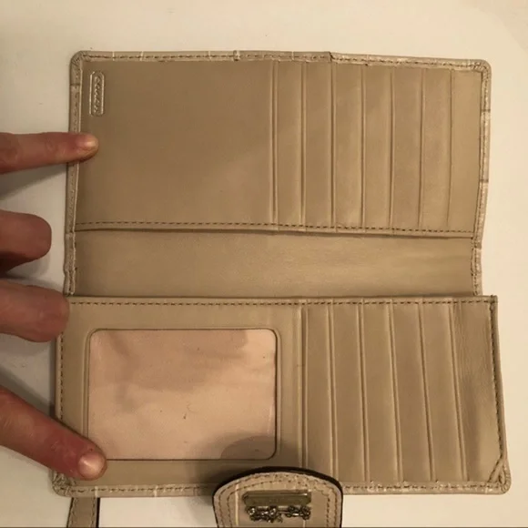 Coach Madison silver embossed leather wallet - Picture 5 of 5